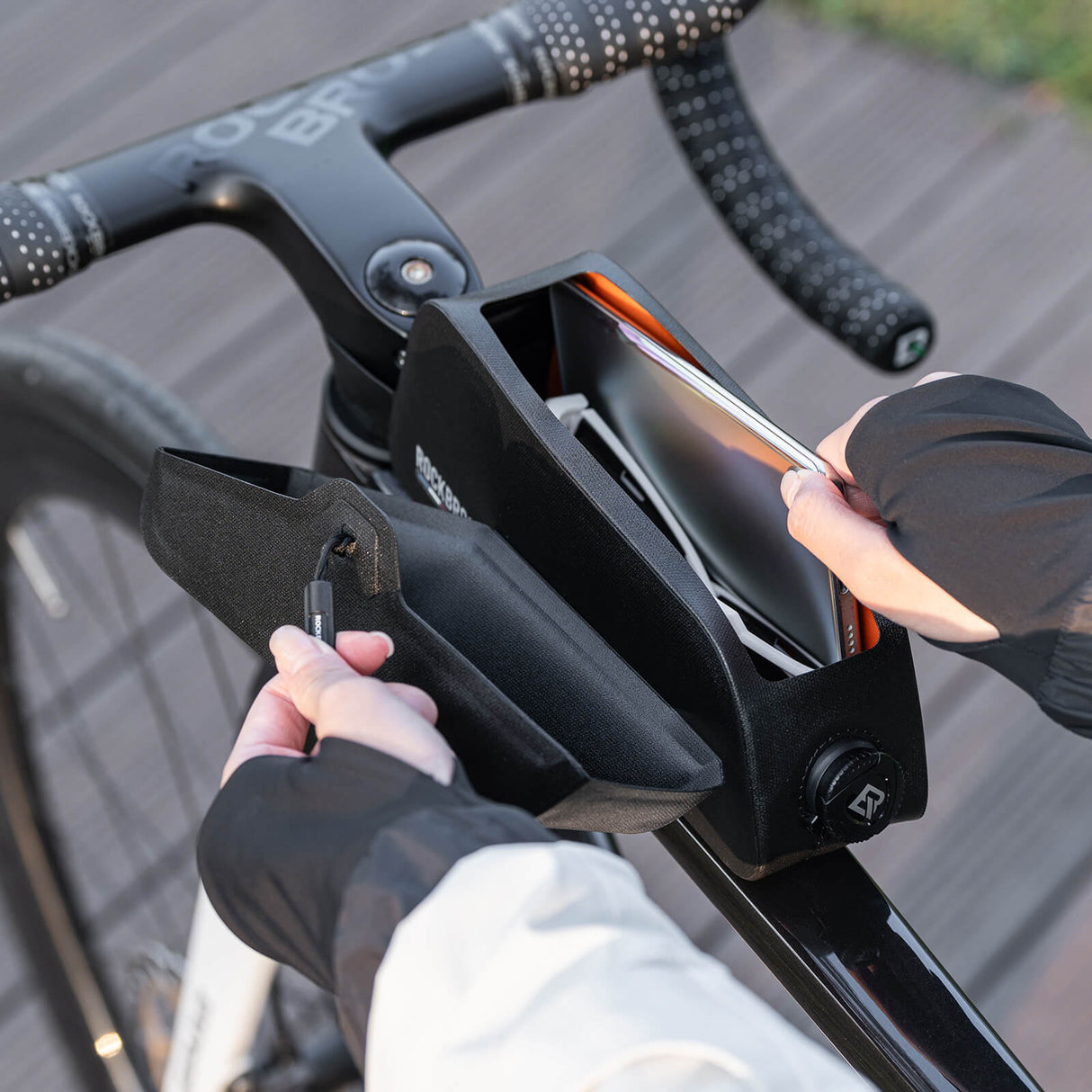 ROAD TO SKY Magnetische Oberrohrtasche 100% Wasserdicht 0.6-0.9L