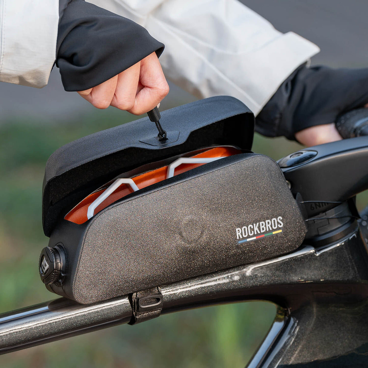 ROAD TO SKY Magnetische Oberrohrtasche 100% Wasserdicht 0.6-0.9L